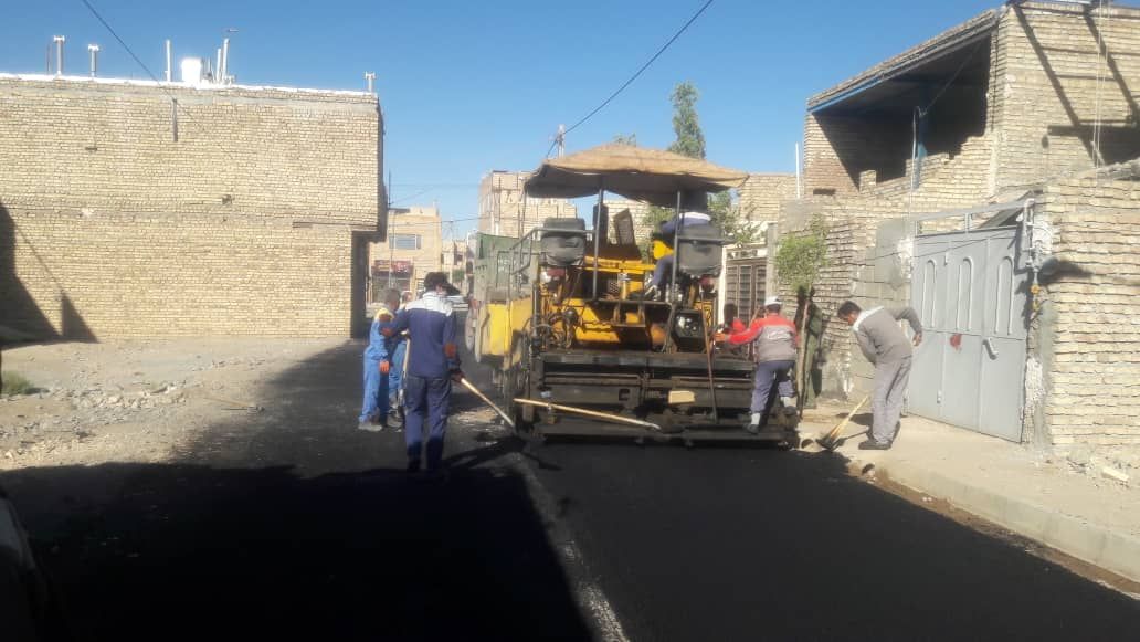 زیرسازی و آسفالت معابر خیابان حر در مهرشهر