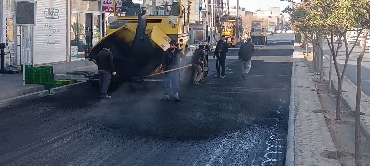 ادامه روند روکش آسفالت خیابان شعبانیه