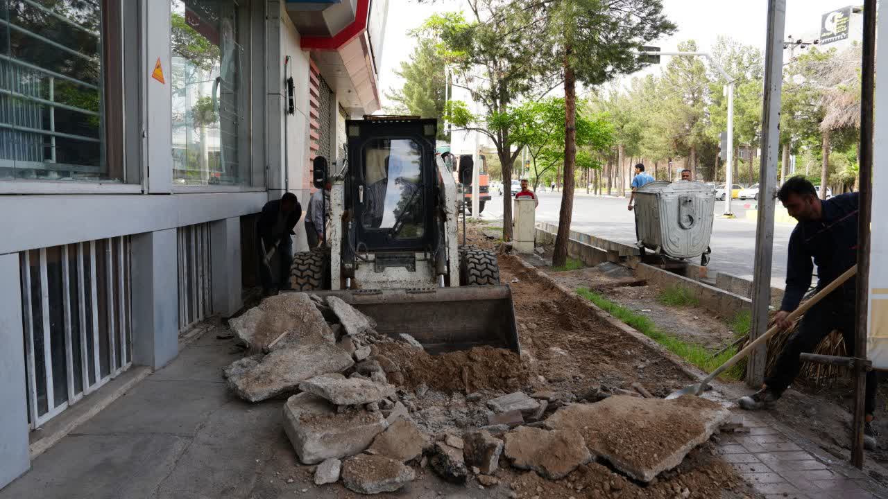 گزارش_تصویری از آغاز پروژه زیباسازی و پیاده رو سازی خیابان معلم (ضلع شرقی) به متراژ ۱۱هزار مترمربع